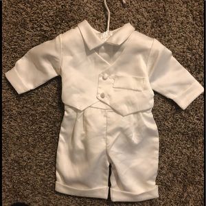 White 3 piece outfit 0-3 months